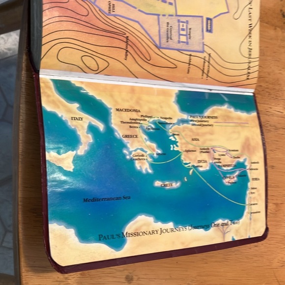 Vintage 1986 - 1988. Holy Bible “ International Children’s “ with many pictures - Picture 12 of 13